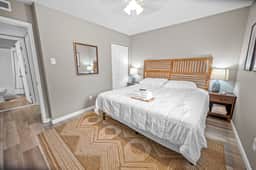 604 Clark Street Unit 11 - LT - Image 3