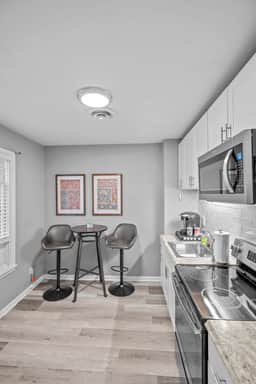 610 Clark Street Unit 5 - LT - Image 4