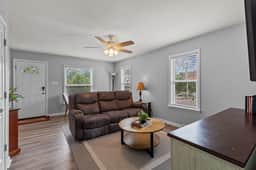 1105 S Main - Image 2