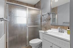 1105 S Main - Image 5