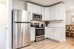 906 E Pitman Ave - Image 4