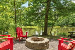 1161 Limberry Cove Lakefront Getaway - Image 3