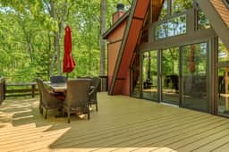 1730 Tarnhouse Lakefront Cottage - Image 4