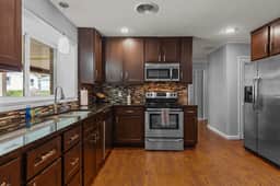 5639 Bancroft - Image 3