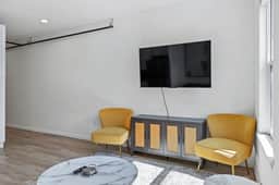 125 N Main, Unit 203 - Image 2