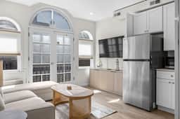 125 N Main, Unit 206 - Image 2