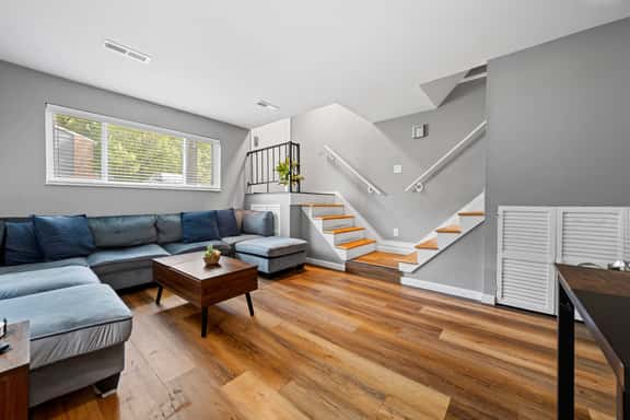 411 San Juan Dr - Image 1