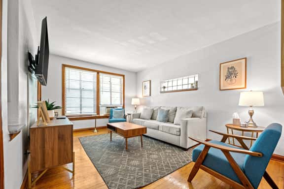 4936 Winona Ave Unit 1E - Image 1