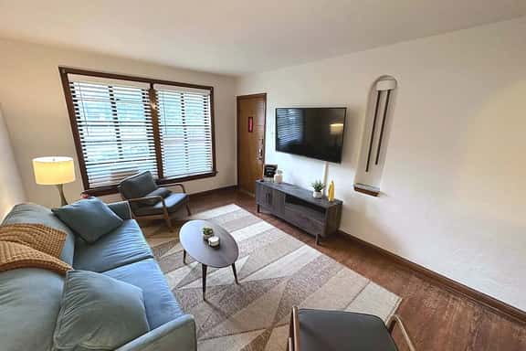 4936 Winona Ave Unit 1W - Image 1