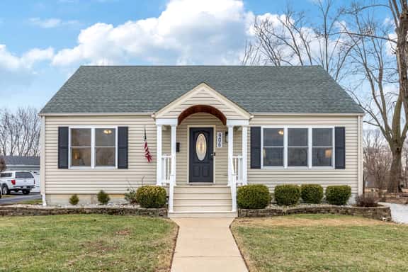 906 E Pitman Ave - Image 1
