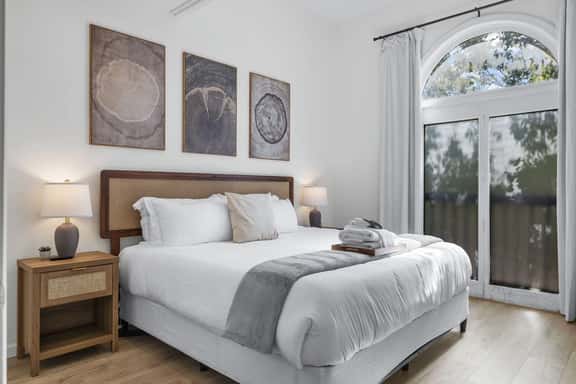 125 N Main, Unit 201 - Image 1