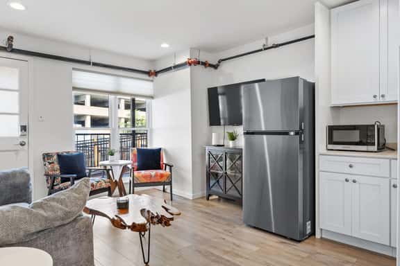 125 N Main, Unit 204 - Image 1