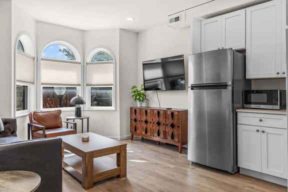 125 N Main, Unit 207 - Image 1