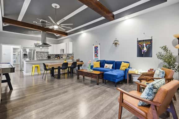 538 E Caldwell St - Image 1