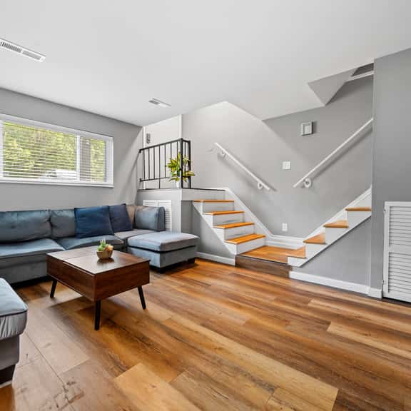 411 San Juan Dr - Image 1