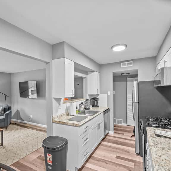 604 Clark Street Unit 6 - LT - Image 1