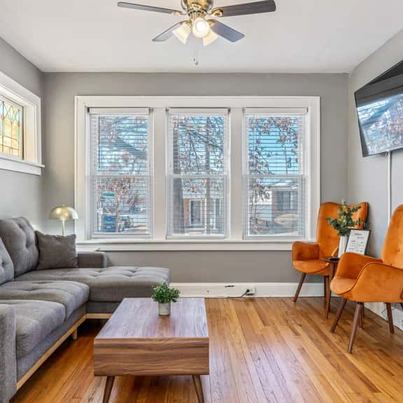 5403 Quincy Street Unit 1E - Image 1