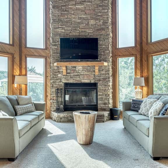 2600 Linden Lakefront Retreat with Kayaks - Image 1