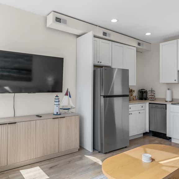 125 N Main, Unit 206 - Image 1