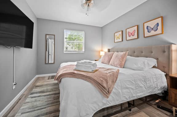 604 Clark Street Unit 2 - LT - Image 2