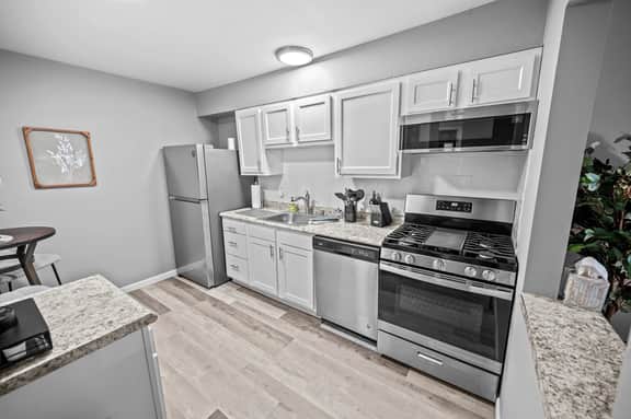 604 Clark Street Unit 2 - LT - Image 5