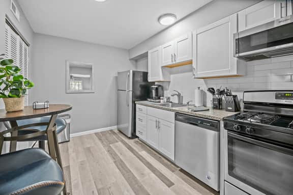 604 Clark Street Unit 9 - LT - Image 3