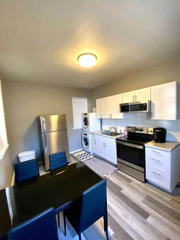610 Clark Street Unit 3 - LT - Image 2