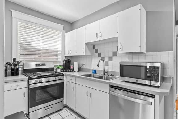 5033 Chippewa Street - Image 2