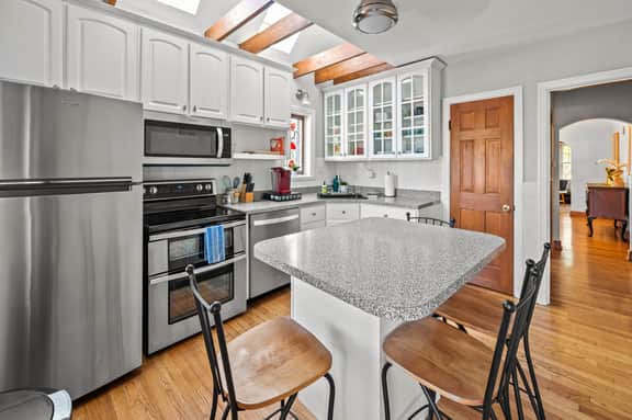 5431 Pernod Avenue - Image 5