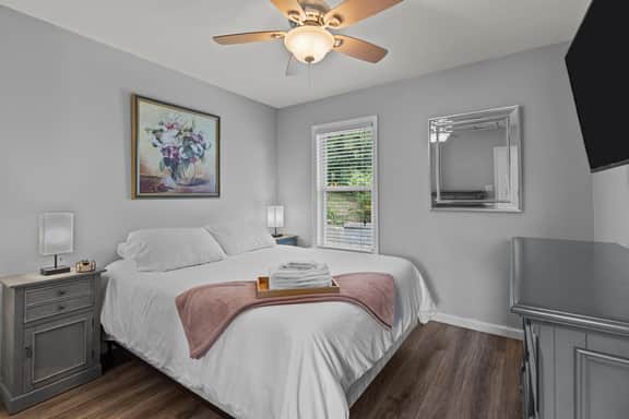1105 S Main - Image 4