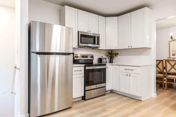 906 E Pitman Ave - Image 4