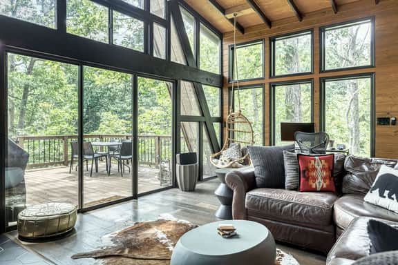 1161 Limberry Cove Lakefront Getaway - Image 2