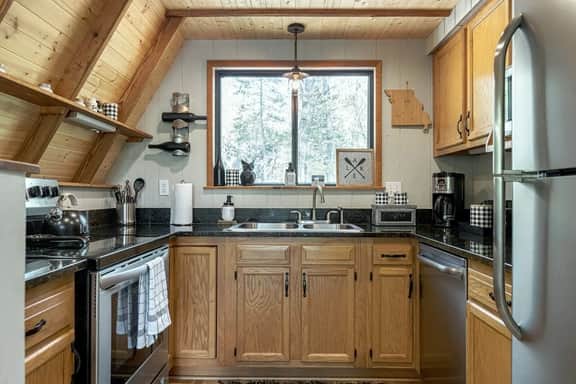1236 Hideaway Lake Chalet - Image 4