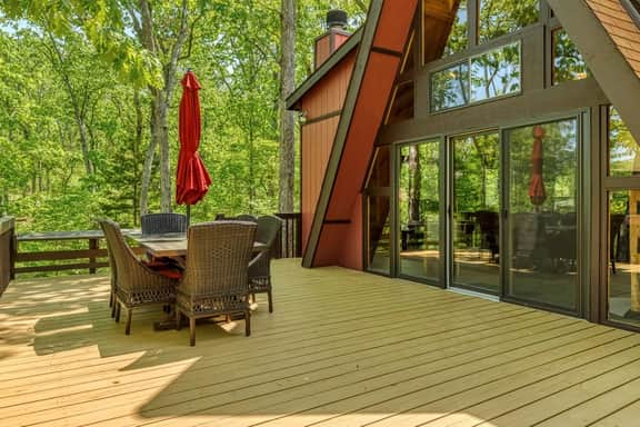 1730 Tarnhouse Lakefront Cottage - Image 4