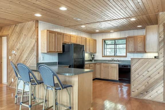 2600 Linden Lakefront Retreat with Kayaks - Image 4