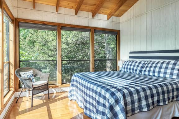 2600 Linden Lakefront Retreat with Kayaks - Image 5