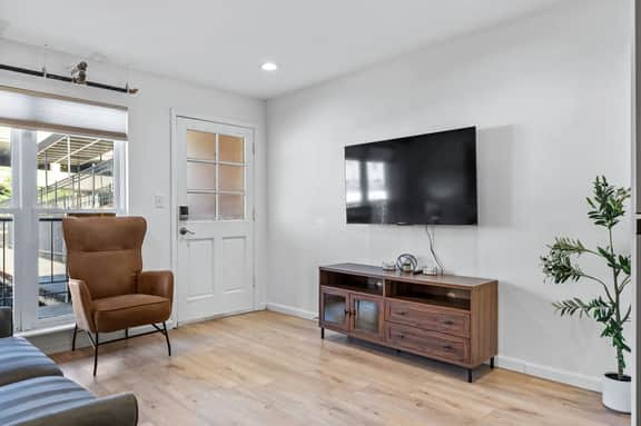 125 N Main, Unit 201 - Image 2
