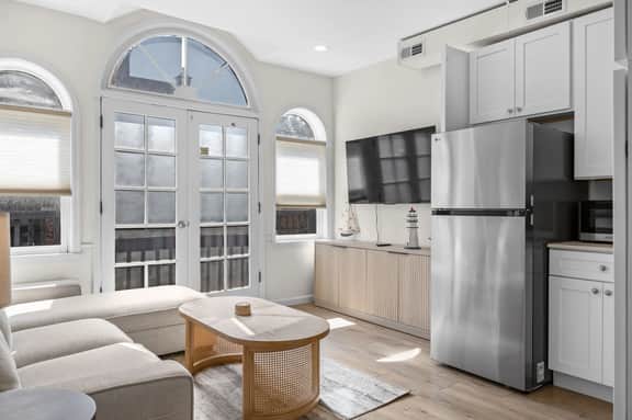 125 N Main, Unit 206 - Image 2