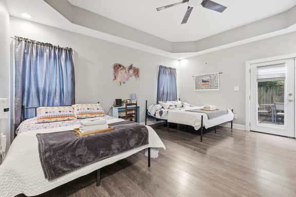 538 E Caldwell St - Image 4
