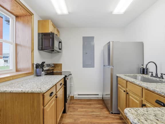 513 Jordan Ave - Image 3
